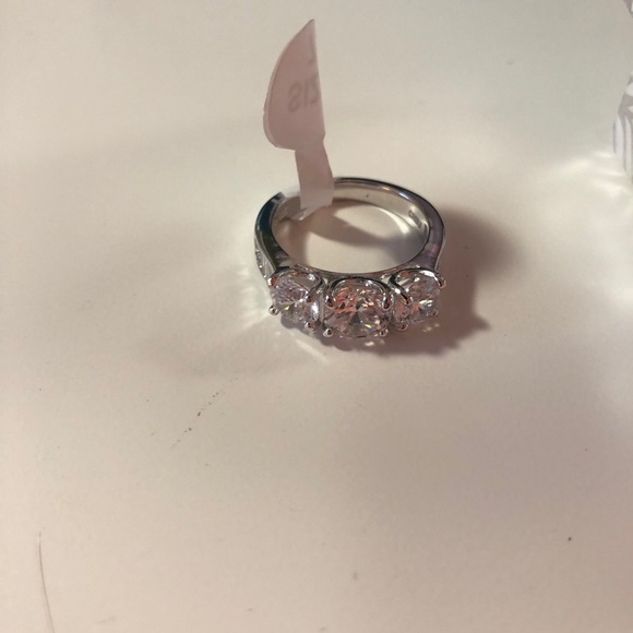 Silver ring - Picture 2 of 4